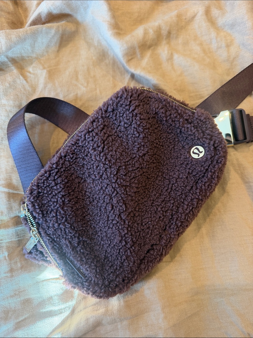 lululemon athletica Sherpa Belt Bag - Dark brown